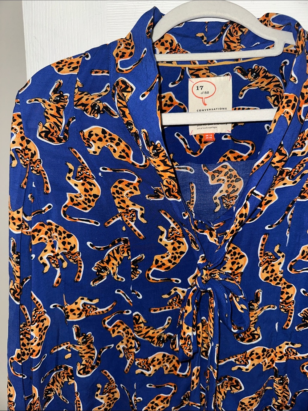 EUC! Anthropologie Tiger Print Tie-Neck Blouse 17 of 52 - Picture 2 of 5